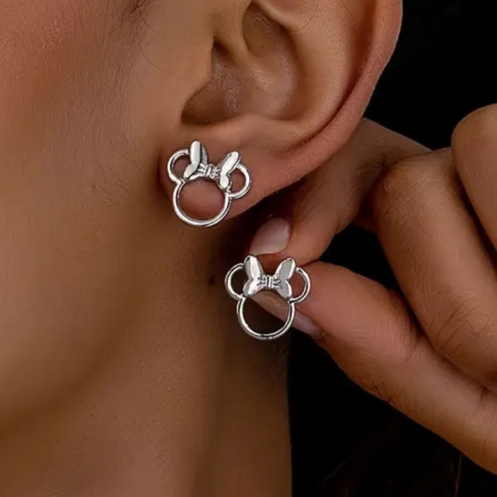 Minnie Mouse Stud Earrings. New.